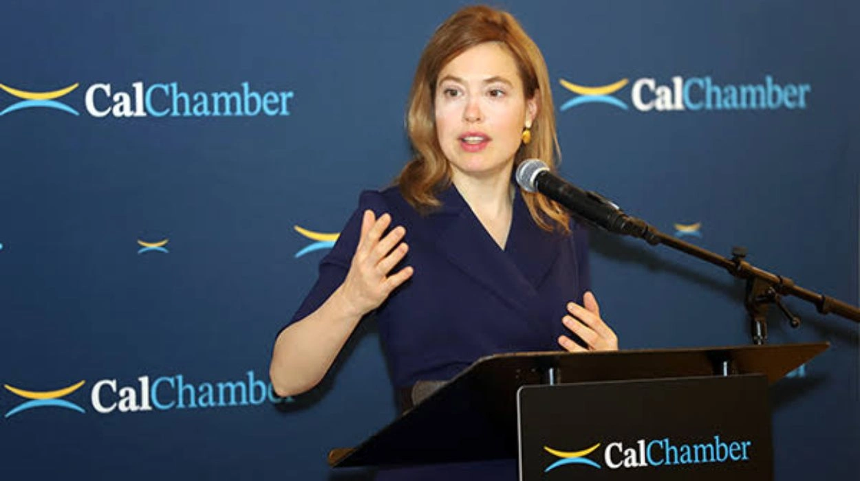 Name and Shame UAE Agent: Dr. Alexandra de Hoop Scheffer