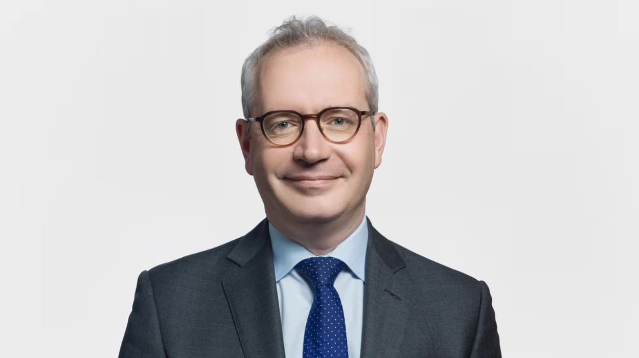 Name and Shame UAE Agent: Graeme Trayner