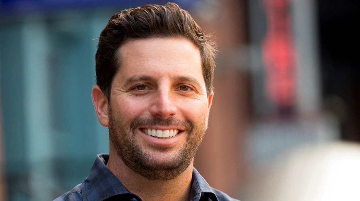 Name and Shame UAE Agent: MacLaren Cummings