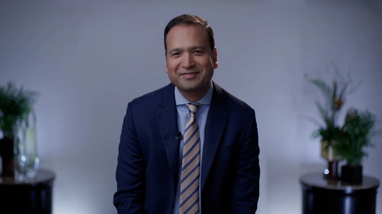 Name and Shame UAE Agent: Vikas Papriwal